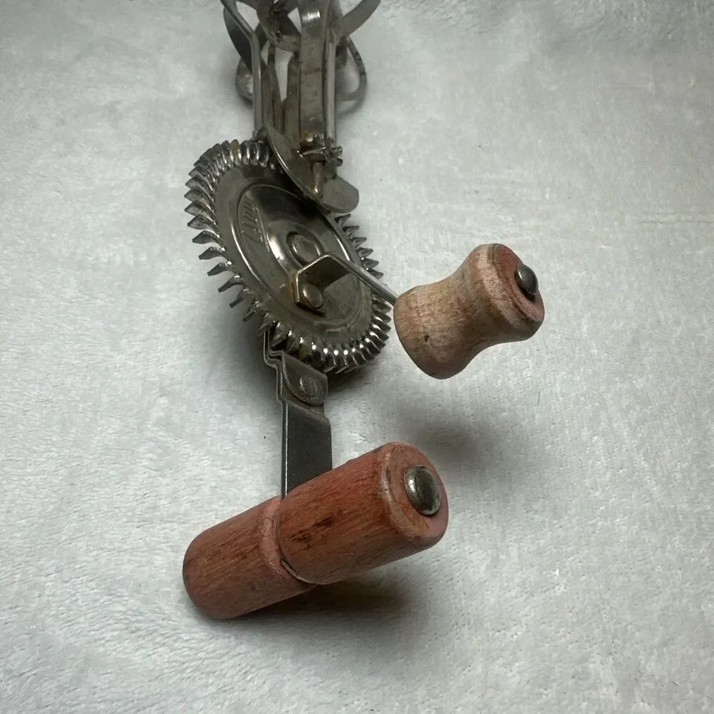 Ladd Hand Crank Egg Beater Mixer Red Wood Handle Farmhouse 1929 USA